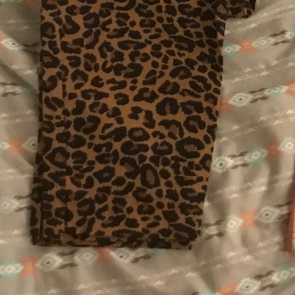 Leopard print capris - Picture 3 of 3